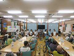 小学生の訪問 2/4